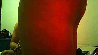 丰满哥伦比亚妹猛操骚屄