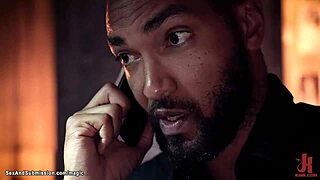 肌肉男捆绑熟女嫩妹猛肏加窒息