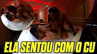 morena natzinha wakes up wanting to give her ass to mr matusalem in the water