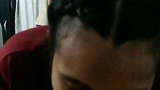 Sexo Real con Mi Hermanastra Me Descubre en el Cuarto