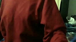 Sexo Real con Mi Hermanastra Me Descubre en el Cuarto