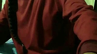 Sexo Real con Mi Hermanastra Me Descubre en el Cuarto