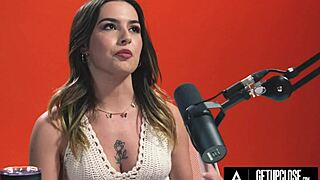 Chanel Camryn, the Quiver Queen, Explodes with Intense Hitachi Orgasm Up Close