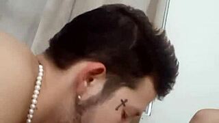 Watch Palos Mañaneros episode 1 featuring Colombian and Mexican gay morning action. the guys engage in intense encounters.