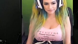 Joycgee and Trainwrecks Perform in Their Live Webcam Show with Interactive Fun