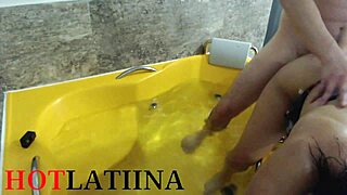 Colombiana Fucks Unprotected Stranger in Voyeur Cumshot