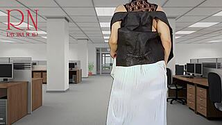 Secretary seduces boss naked