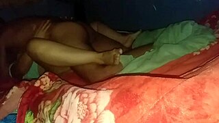 me tiene loco el enorme culo de mi hermanastra y me la follo bien rico