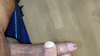 基佬酒店地板狂射😈