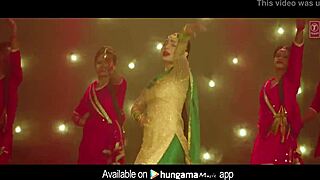 shanta shows her big tits and ass