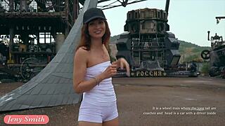 Jeny Smith紧身白衣秀出骆驼趾