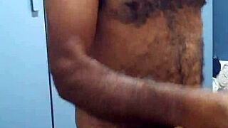 熟男老爸用巨屌撕裂已婚男