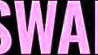 Sisswap besties Sawyer Cassidy and Serena Santos bang stepbros on cam! 🔥