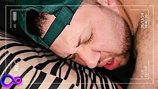 Depois que treparam uma vez, esses dois cairam no desejo e fizeram sexo no meio da sala, passivo gemendo de prazer - full no sheer com