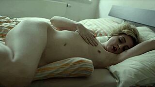 Czech teen exposes her tight vagina.