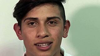 bareback twink suckin two hard daddy dicks, damn hot