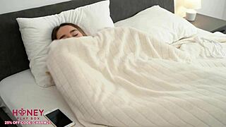 Horny girlfriend gets pumzied by big cock in quickie
