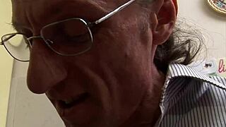 omg this horny italian housewife craves anal so bad 😈