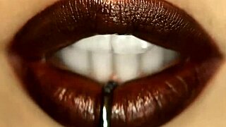 里根·福克斯张开熟女屄给陌生人