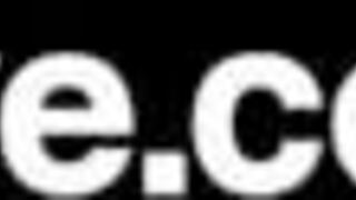 Horny MILF Julia Ann Gives Wet Blowjob For House Sale!