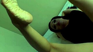 Jade Vixen Takes Off Black Hose, Revealing Wrinkled Feet And Toes!