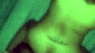 I'm a little slut! Leave a comment if you have a rich cock to fuck me!