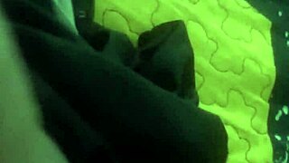 pau duro grande melado no banheiro pra vc chupar bichinha