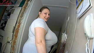 Big breasted amateur in POV with bouncing boobs