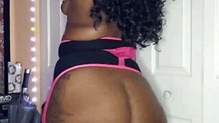 Naejae Feels Amazing Showing Off Her Ebony Ass