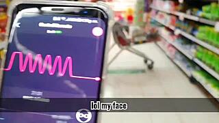 Martinasmith在商场公开用玩具狂喷，太野了