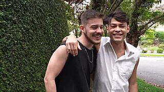 Rodrigo Weeh behind scenes with naughty kittens?