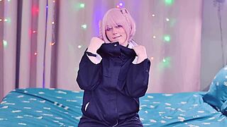 Hentai cosplayer cums hard with vibrator