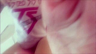 Darling, I saw dirty toilet pics on your PC, but I'm cool with it!