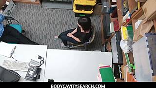 Thief Penelope Reed strikes hot deal with security officer