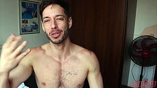 Novinho, sneaking over to give me that tight backside?