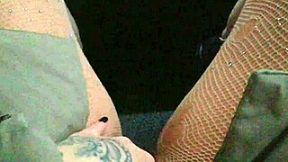 provoquei o uber e deixei ele brincar com minha bucetinha, quer ver?