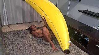 Desi slut rides banana up close!