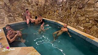 Festinha No Motel Rendeu Diversao Completa Com Amigos Em Cowgirl E Cuckold!