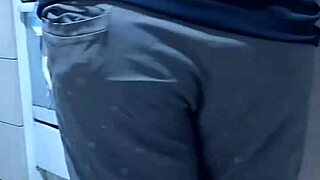 Ni�era sexy SCREAMS during GAY HOUSEWIFE BABYSITTER SEX.