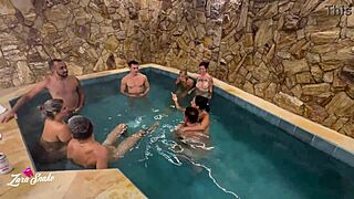 Festinha No Motel Rendeu Diversao Completa Com Amigos Em Cowgirl E Cuckold!