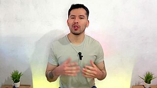 Barista Boss Makes New Cafe Twink Suck Huge Cock in Storage