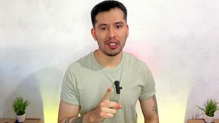 Barista Boss Makes New Cafe Twink Suck Huge Cock in Storage