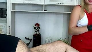 蜜蜡脱毛Master Sugarnadya搞到意外喷射