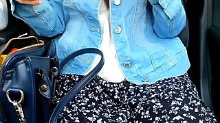 Japanese amateur wife with shaved pussy gets banged in homemade video