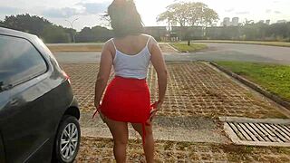 Coroa Brasileira Casada Se Exibindo No Estacionamento Do Park Levei Ela Pra Foder No Motel Puta Gostosa