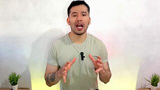 Barista Boss Makes New Cafe Twink Suck Huge Cock in Storage