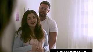 孕妇Casey Calvert被医生拳交和内射在狂野群交中