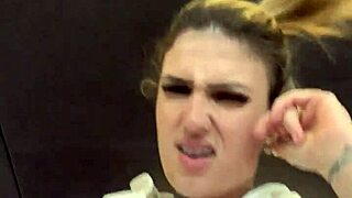 sapatona fica com muito tes�o na academia