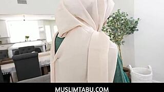 yo, watch Binky Beaz tease her neighbor into banging this hijab teen!