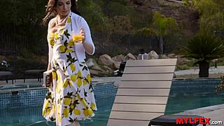 隔壁熟女馋18+年轻大屌吗